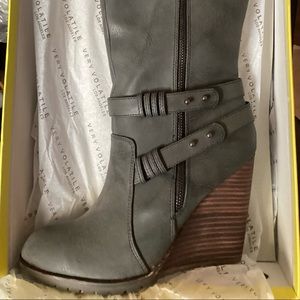 NEW Very Volatile Dk Gray boots never worn